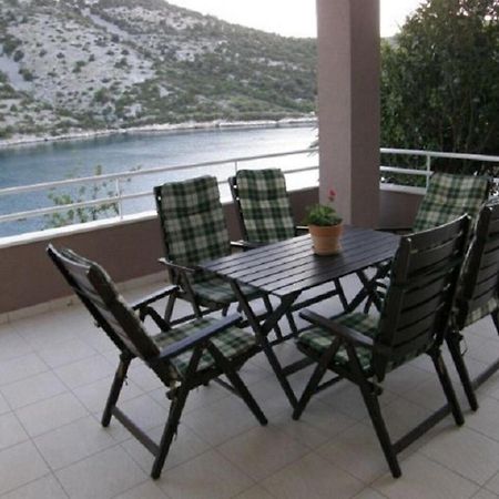 Vinišće Apartments Ljubi מראה חיצוני תמונה