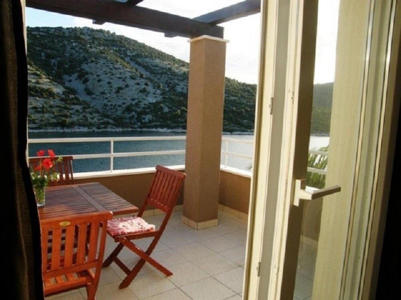 Vinišće Apartments Ljubi מראה חיצוני תמונה